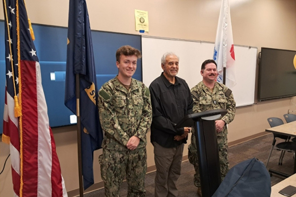On Tuesday, Nov.4, Dr. Grace Adams-Square's hybrid American government class on the Warner Robins Campus had the opportunity to hear a presentation from a Vietnam Veteran Dr. James Hall.  