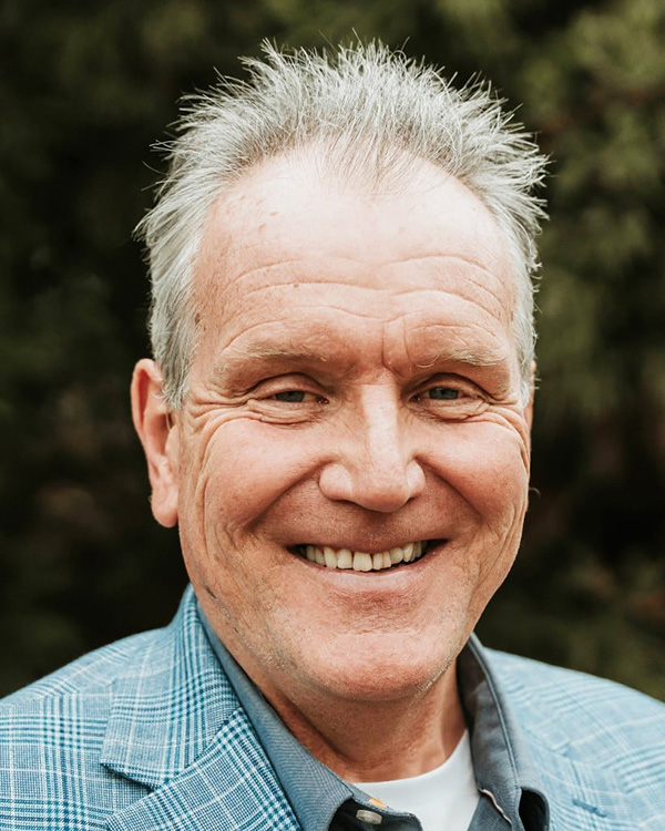 headshot of dr chris blake